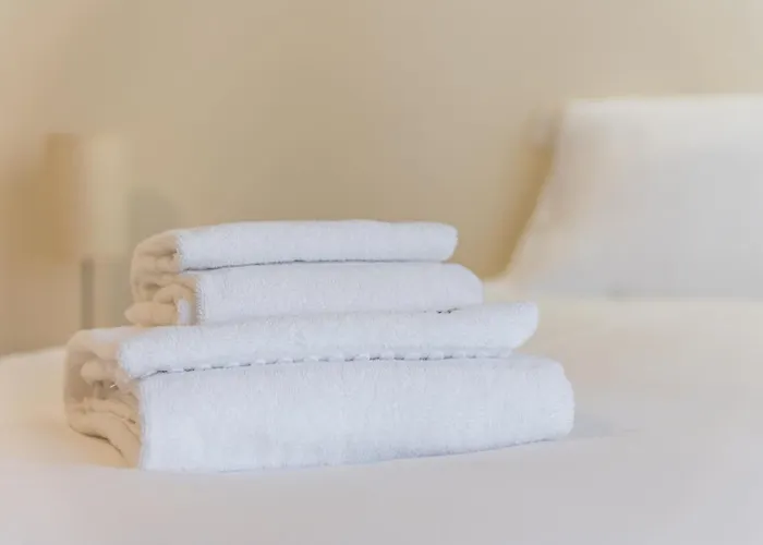 Guestready - October Tide * Порту